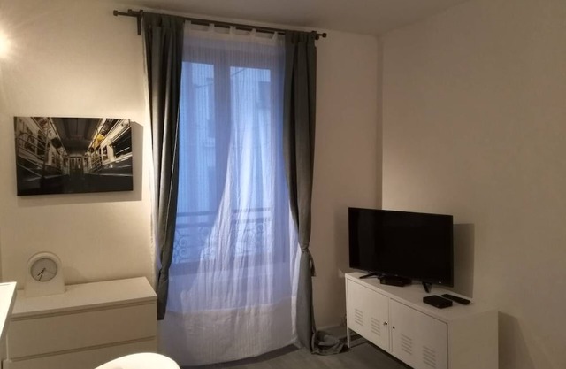 Comfy Parisian studio!