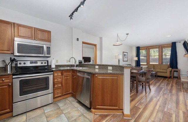 Condo ∙ 2 bedrooms ∙ 6 guests