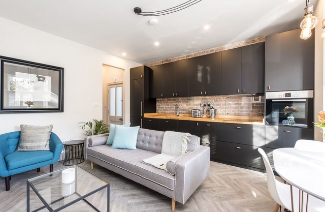 Contemporary 1 bed Apartment in Acton, W3