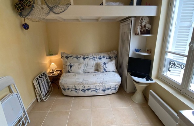Convenient studio steps from the beach - 2 guests