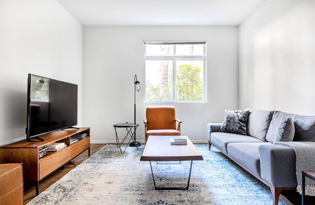 The Emerson Grand Ave Los Angeles 