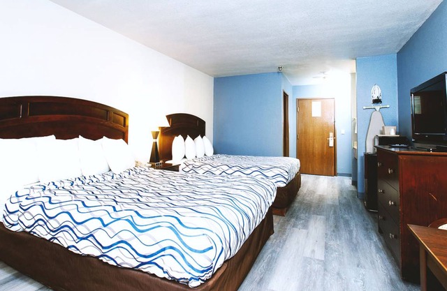 Coratel Inn & Suites By Jasper Park City