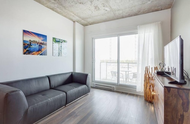 Corporate Stays | Lumeo | Modern & bright 1BR