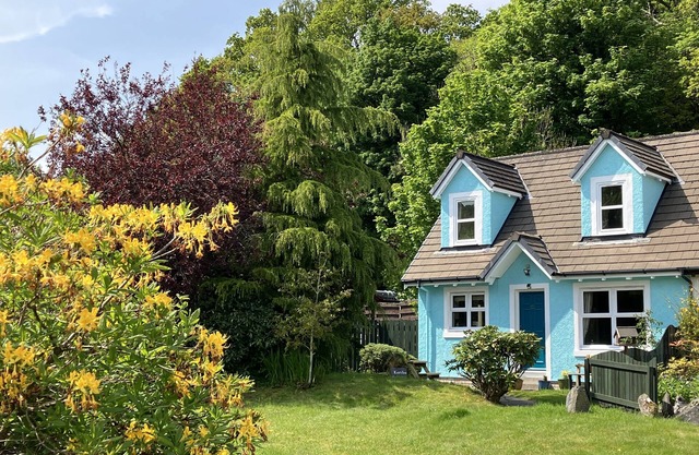 Crinan Canal Cottage 