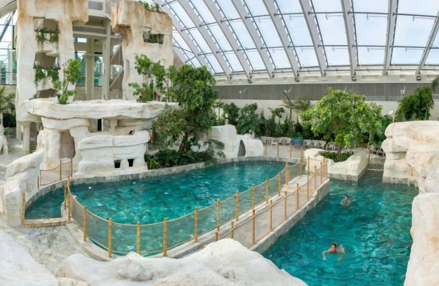 Cottage Comfort Morton Persons 