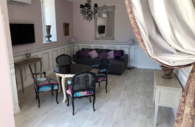 Cottage Du Chateau People 