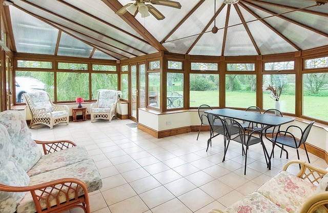 Cottage with two doubles and one twin.