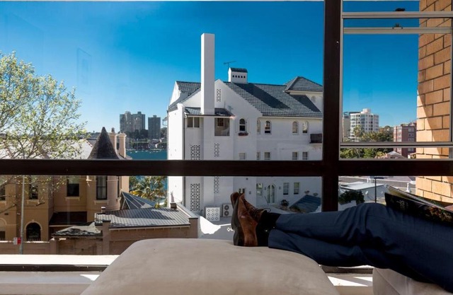 Couple's Gateway in Sunny Elizabeth Bay