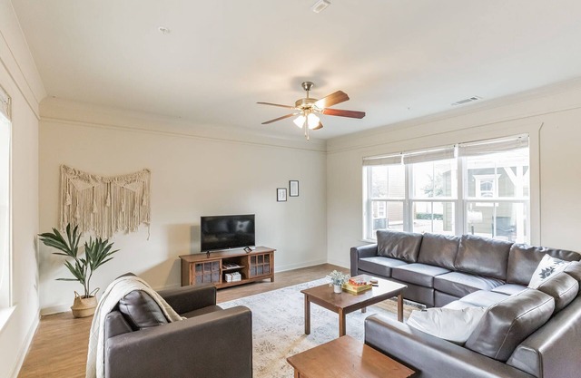 Cozy and Comfortable 3BD San Marcos Vector Suite