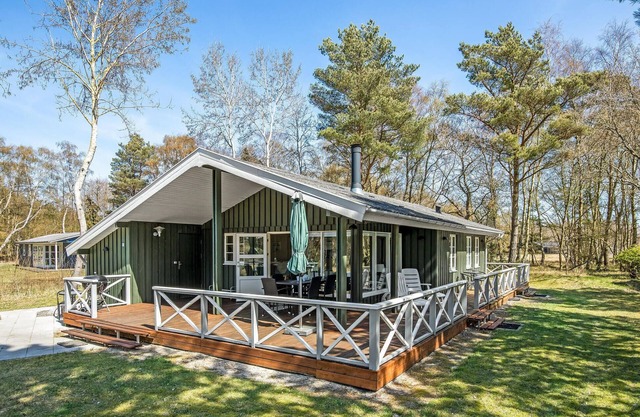 Cozy home in Aakirkeby with WiFi