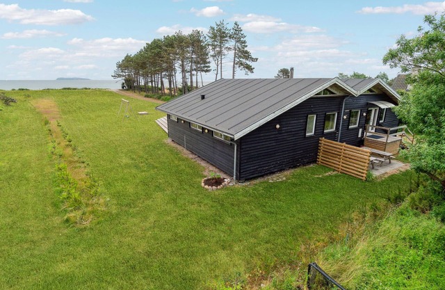 Cozy home in Ebeltoft with kitchen