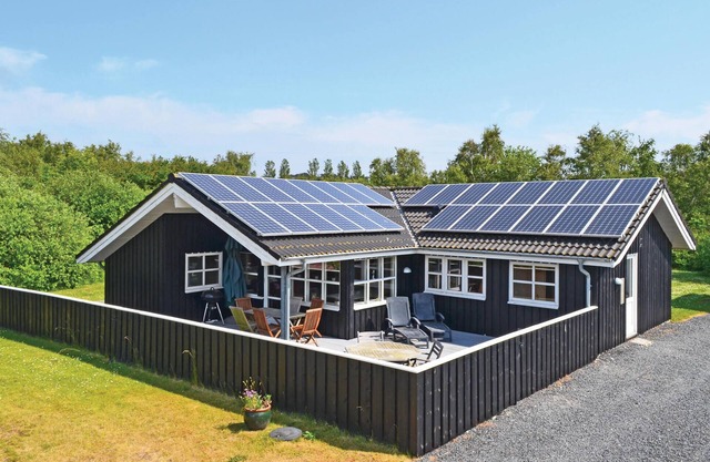 Cozy home in Ebeltoft with sauna
