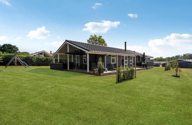 Cozy home in Juelsminde with sauna