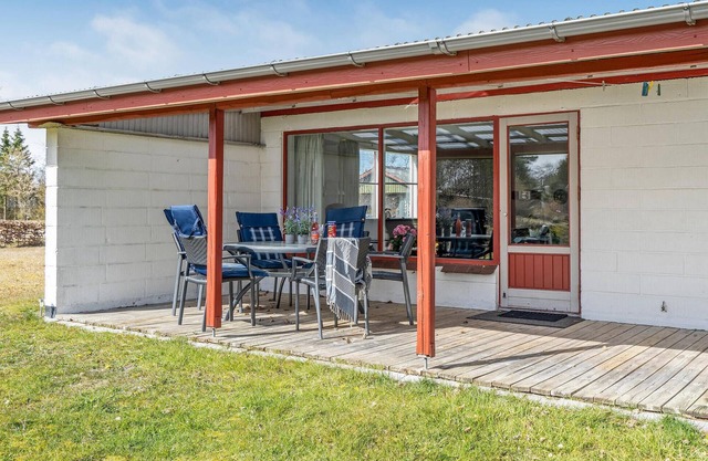 Cozy home in Tarm with kitchen