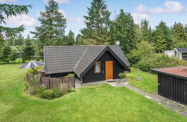 Cozy home in Væggerløse with WiFi