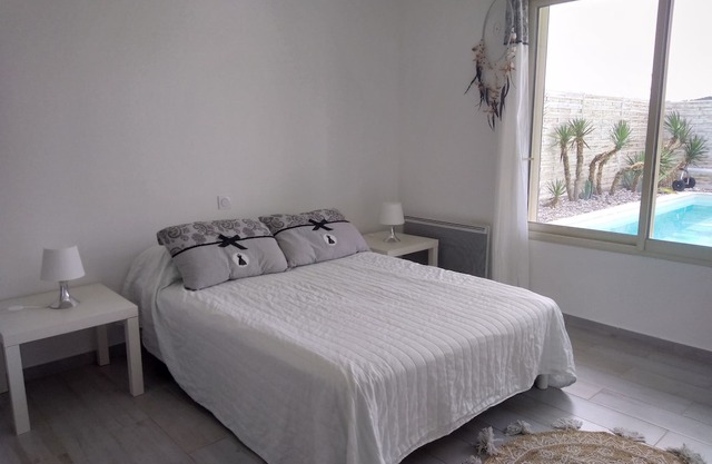 cozy new pavilion with swimming pool and submerged beach