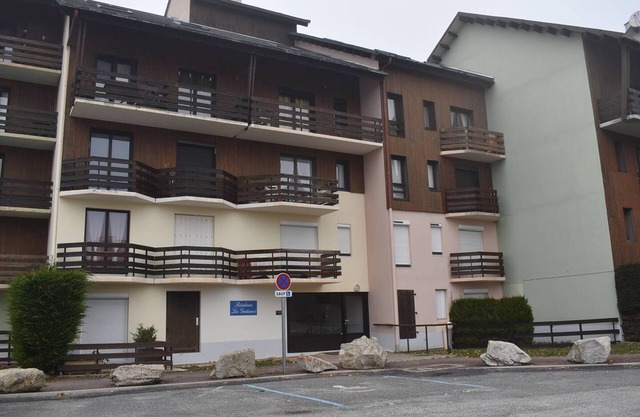 Cozy Studio Cabin with Balcony in the Heart of the Station - Sleeps 4