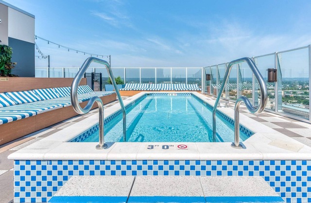 CozySuites 800 Tower 2BR w/sky pool, gym! 26