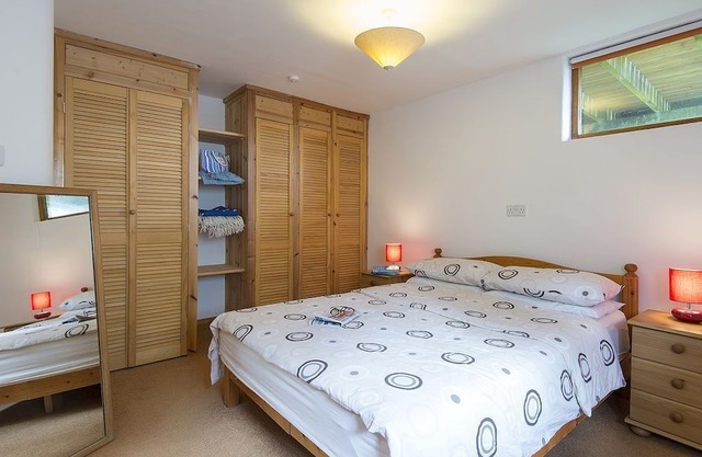 Cudden View - Character and Spacious Cottage. Private Garden. Panoramic Sea View