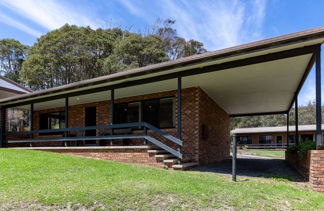 Cuttagee Beach Cottage 