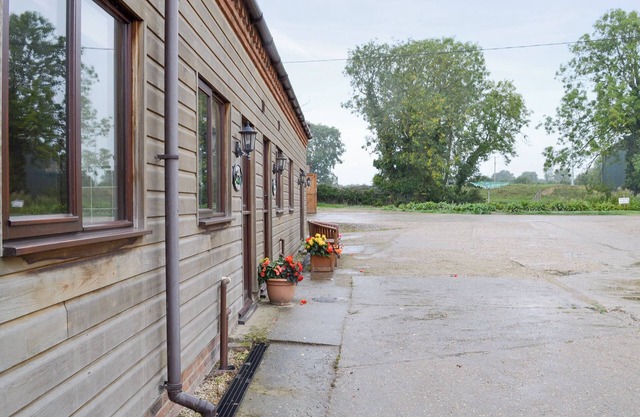 Dairy Cottage - UKC3735