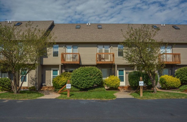 Deep Creek Village 20: Spacious Townhome Across from Wisp Resort