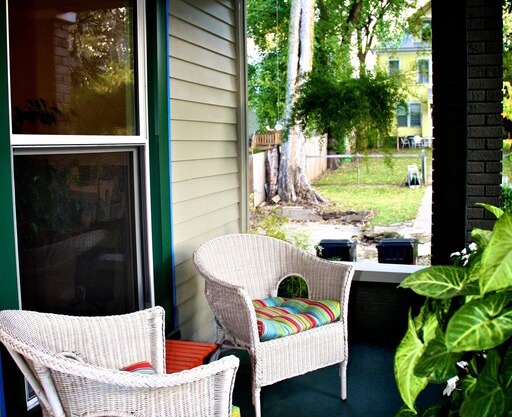 Derby Rental in the Highlands; 1.5 blocks from shops, bars, restaurants
