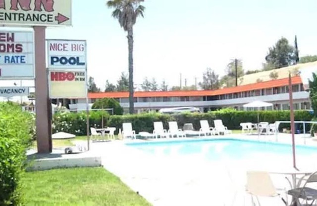 Desert Inn Motel