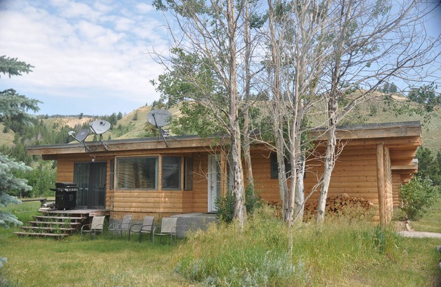 Diamond D Cabin D (3 bed/2 bath) With Gorgeous Teton Views