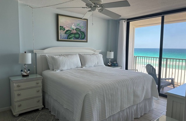 Directly on the Gulf! Beautiful view from your private deck!