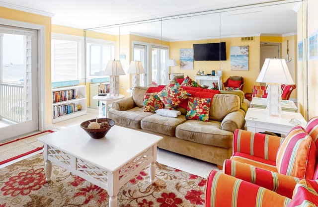 Dog-Friendly, First Floor Condo with Ocean View, Central AC, and Beach Access!