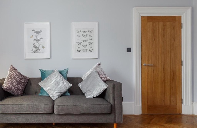 Dollar Apartments-41 Bridge Street