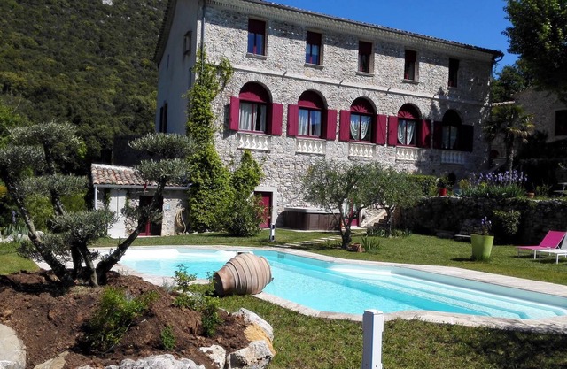 Domaine De Rochebelle 