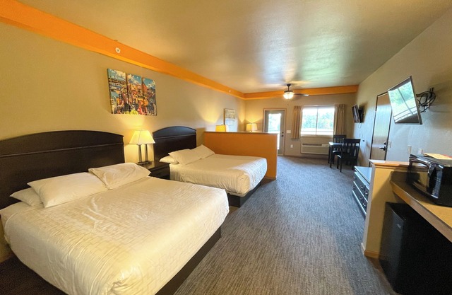 Hotel Located Spring Brook Resort Of Golf Course 