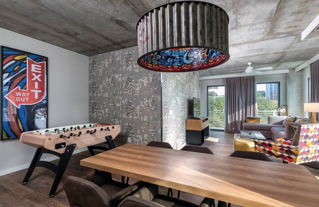 DOWNTOWN Austin with ROOFTOP Pool and BBQ Area, Fire Pit & a Fitness Center