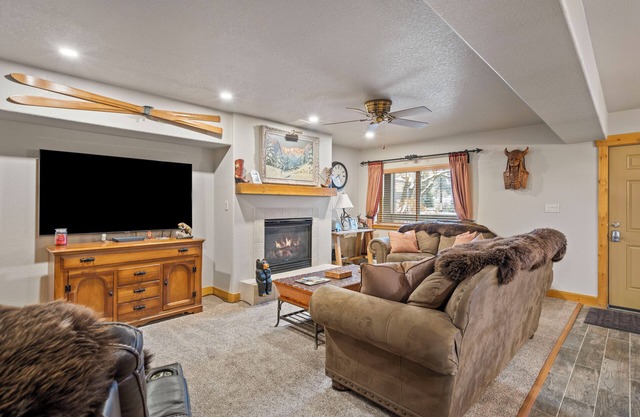 Downtown Western Oasis - Walking Distance To Everything! OLD TOWN RESIDENCES!