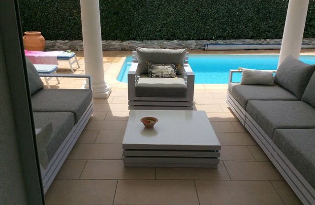 *** Dreamy Stay *** Luxury Villa by the sea, heated pool, perfect location