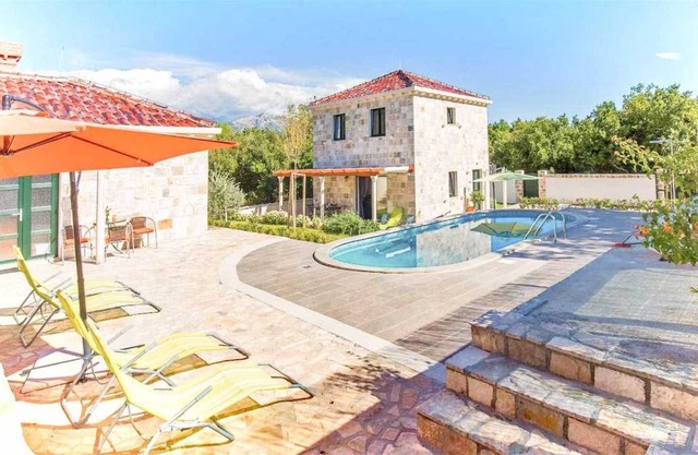 Dubrovnik Country Chalets with pool and privacy