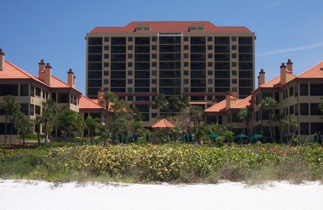 Eagle's Nest Beach Resort. Gorgeous Two bedroom. Reserve Now!