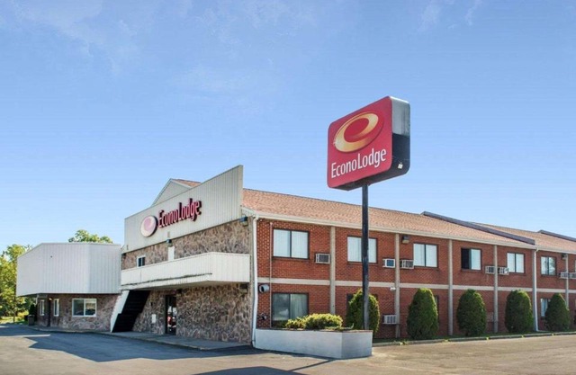 Econo Lodge Darien Lakes 