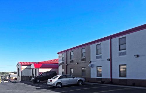 Econo Lodge Truman Inn 