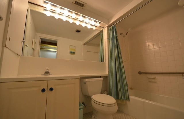 Edgewater House - Ocean Front Units With Spectacular Views!