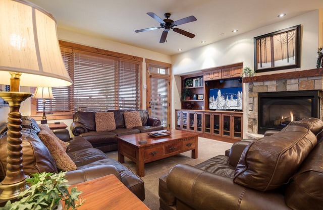 EL5110 | Private Hot Tub | 4 Pools | Winter Shuttle | Close to Skiing