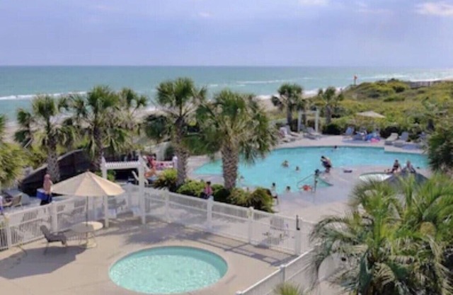 Enjoy the Beach & Sound in a Gorgeous 3 Bed Ocean Club Updated Condo & 2 Pools
