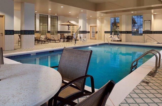 Free Shuttle Breakfast 