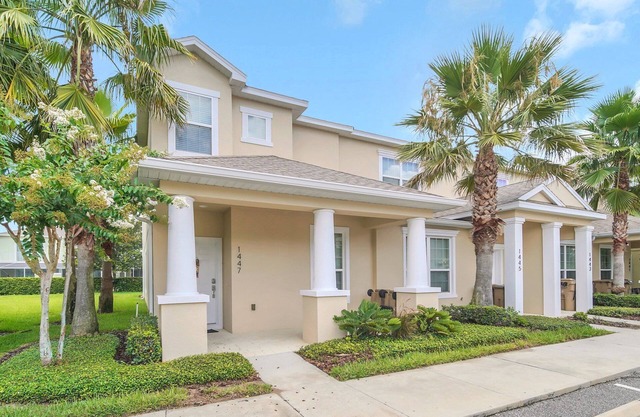 EV 1447 - 3 Bed, 3 Bath Townhome with Screened-In Private Pool and Access Resort