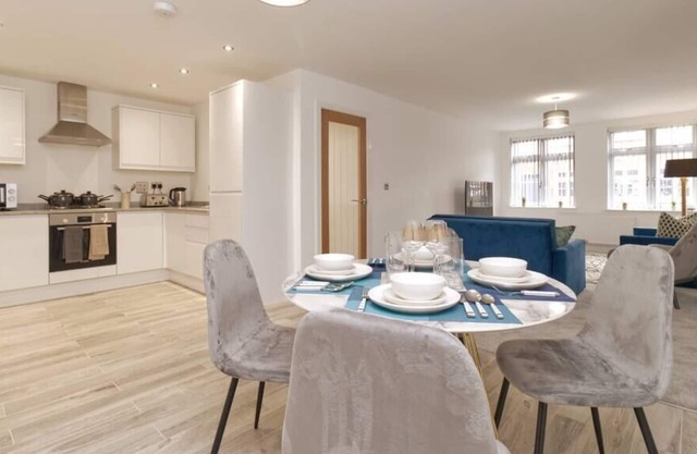 Fabulous 2-Bed Apartment - CBS Arena Nearby!