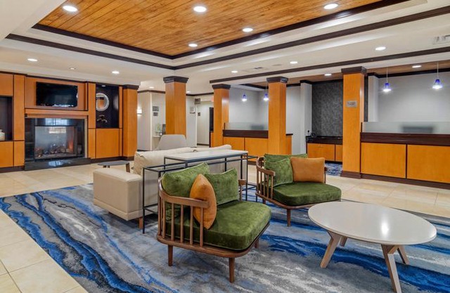 Fairfield Inn & Suites Commerce