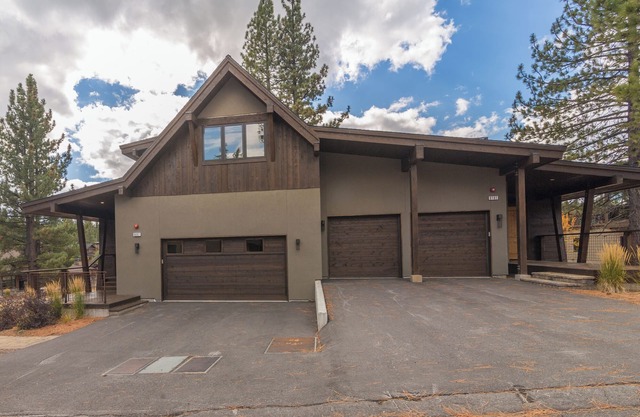 Fairway View at Schaffer's Mill, Northstar Ski Lounge, Golf & Amenities!