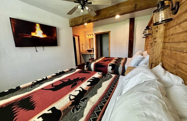 Falls Market Inn 